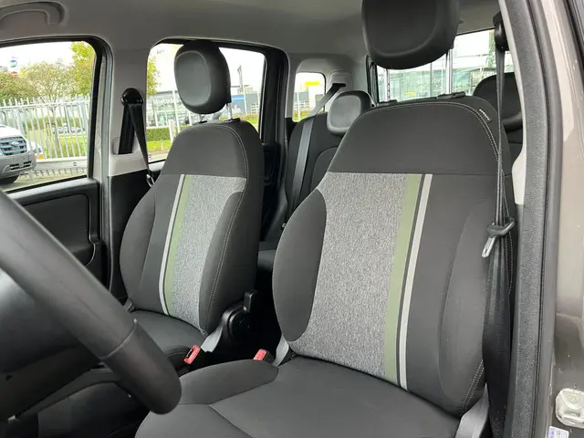 Fiat Panda 1.0 Hybrid City Cross 2020 Benzine 13