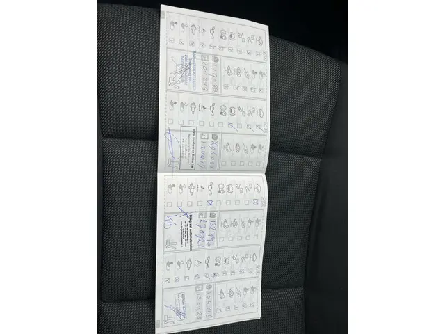 BMW 5 Serie Touring 520i Executive 2013 Benzine 20