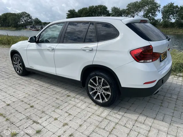 BMW X1 sDrive18i 2013 Benzine 3