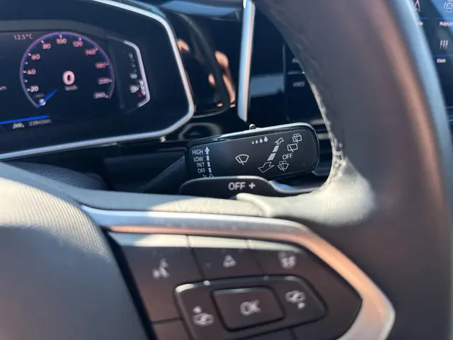 Volkswagen T-Roc 1.5 TSI R-Line 2024 Benzine 16