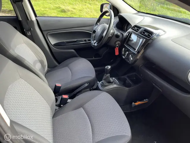 Mitsubishi Space Star 1.0 Intense 2016 Benzine 18