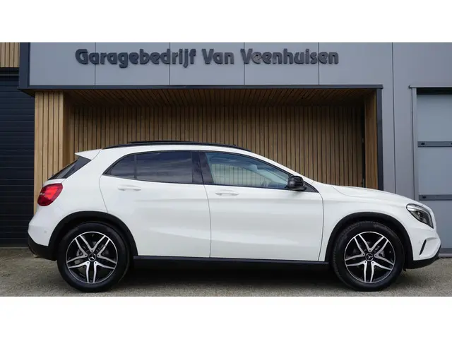 Mercedes-Benz GLA 3