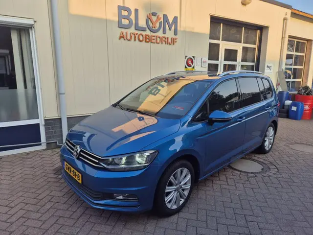 Volkswagen Touran 1.4 TSI Highline 7p 2017 Benzine 2