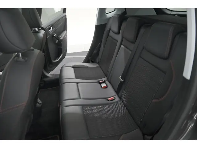 Peugeot 2008 PureTech 130 GT-Line 2019 Benzine 29