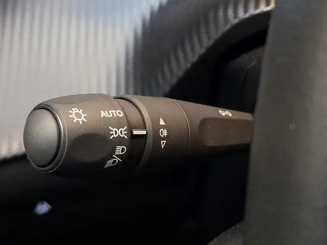 Peugeot 2008 1.2 PureTech Active Pack 2023 Benzine 28