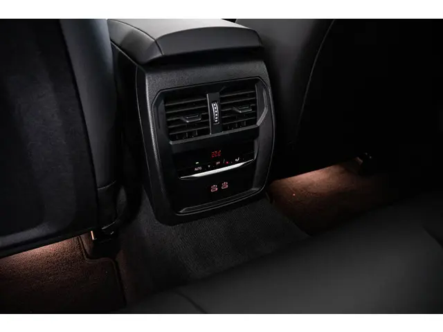 BMW 3 Serie Touring 330i 2023 Benzine 60