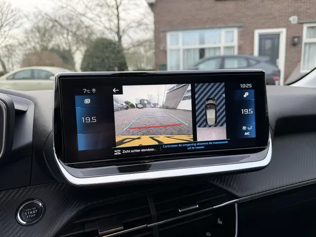 Peugeot 208 1.2 PureTech 2020 Benzine 19