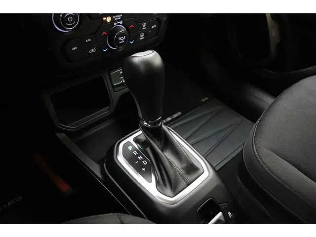 Jeep Renegade 1.5T e-Hybrid Upland 2022 Benzine 34