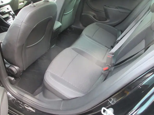 Opel Astra 1.6 Innovation,automaat,200 pk 2018 Benzine 9