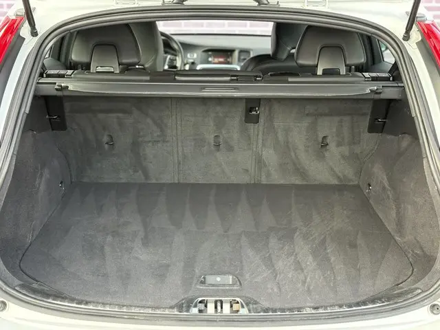 Volvo V60 2.0 T3 R-Design 2017 Benzine 11