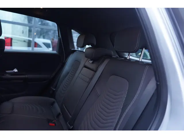 Mercedes-Benz B-Klasse 180d Style 2019 Diesel 16
