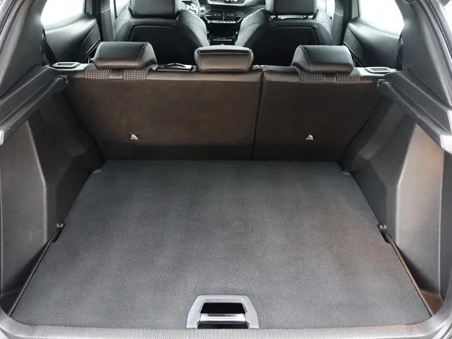 Peugeot 2008 1.2 PureTech GT Pack Aut- 2021 Benzine 38