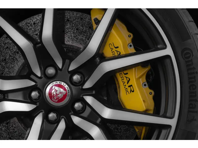 Jaguar F-Type 5.0 V8 SVR Coupé AWD 2016 Benzine 12