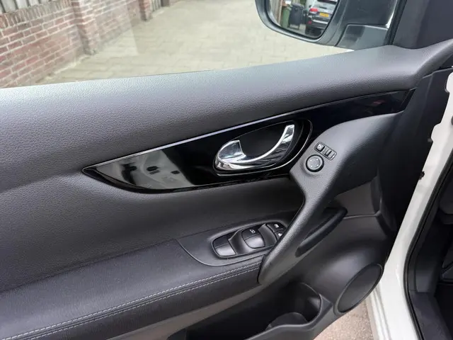 Nissan QASHQAI 1.6 163pk Connect Edition 2015 Benzine 16