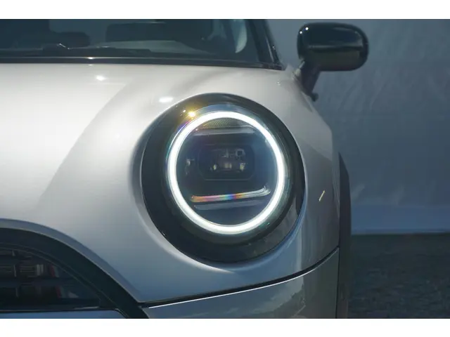 MINI 3-Deurs Cooper C 2024 Benzine 29