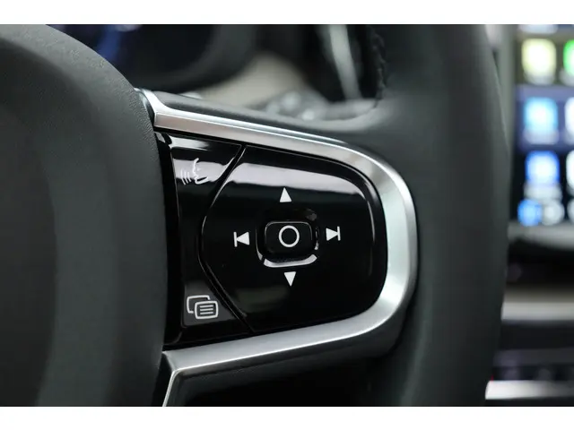 Volvo XC60 2.0 T8 AWD Ultra Dark 2025 Hybride Benzine 12