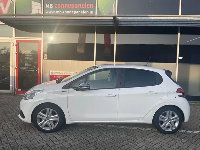 Peugeot 208 1.2 PureTech Signature 2019 Benzine 4