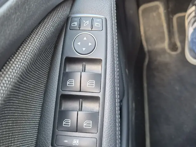 Mercedes-Benz GLA 200 Prestige 2017 Benzine 11