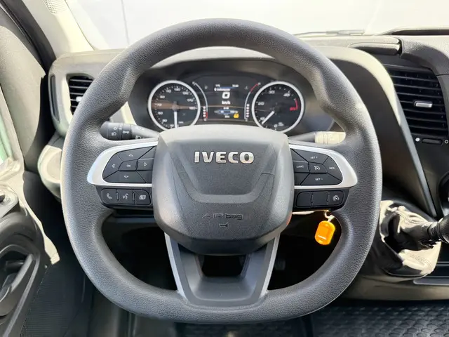Iveco Daily 35S14 2022 Diesel 16