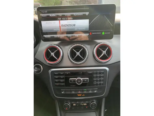 Mercedes-Benz GLA 200 Prestige Comfort 2014 Benzine 8