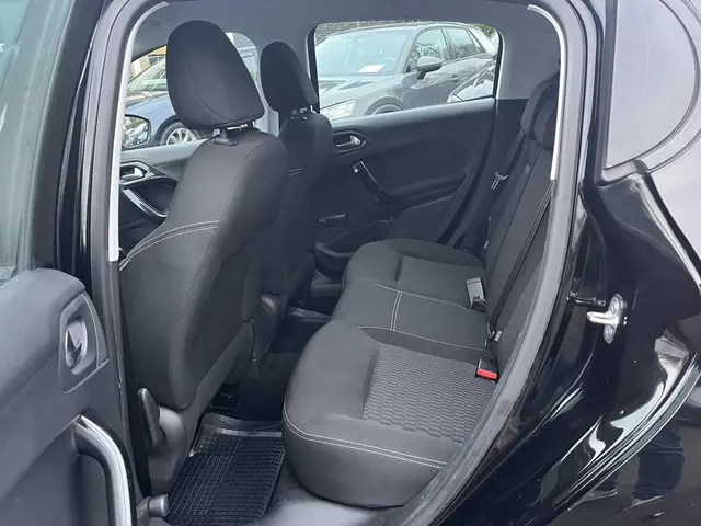 Peugeot 208 1.2 PureTech Blue Lion 2017 Benzine 11