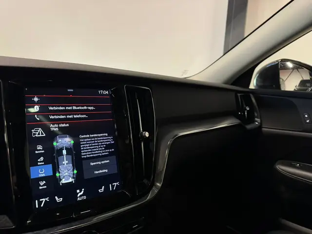 Volvo V60 2.0 D4 Momentum PANO CAM KEYLESS 2018 Diesel 31