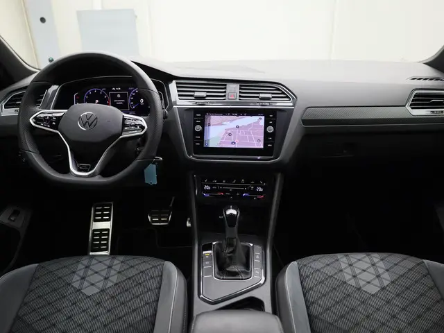 Volkswagen Tiguan 1.5TSI/150PK R-Line DSG 2021 Benzine 4