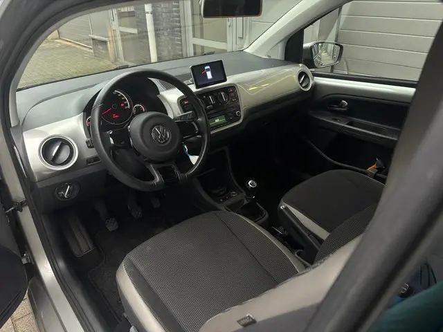 Volkswagen up! 1.0 high up! BlueMotion 2014 Benzine 6
