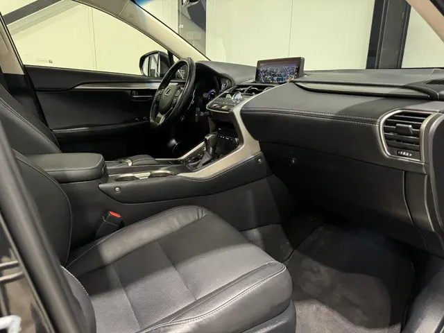 Lexus NX 300h AWD Luxury Line 2019 Hybride Benzine 8