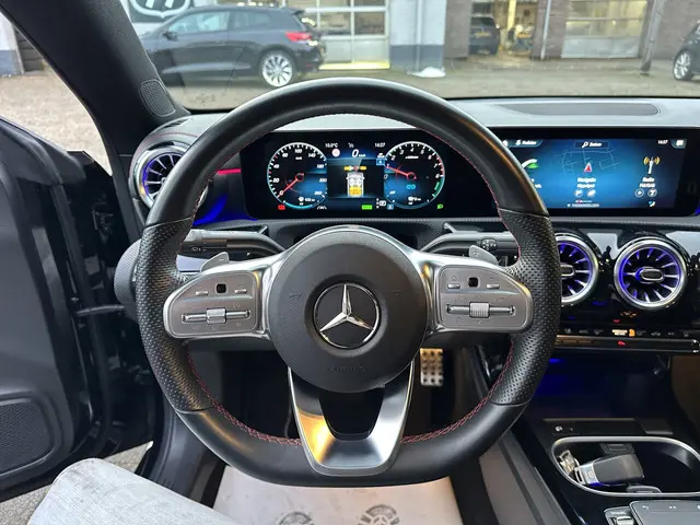 Mercedes-Benz CLA 250 e AMG Line 2022 Hybride Benzine 18