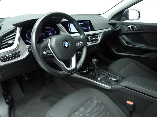 BMW 1 Serie 5-deurs 116i 2020 Benzine 6
