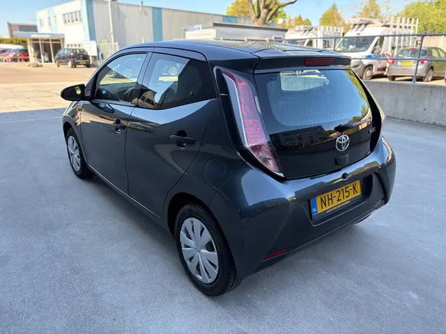 Toyota Aygo 1.0 VVT-I X-NOW 2017 Benzine 4