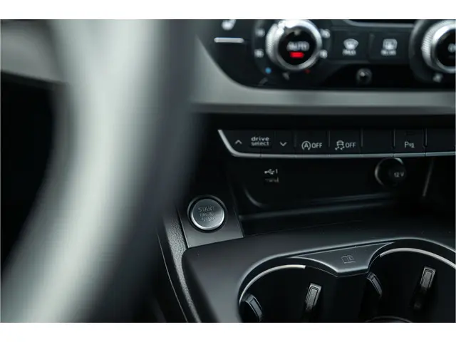 Audi A4 Avant 40 TDI S edition 204 pk 2021 Diesel 17