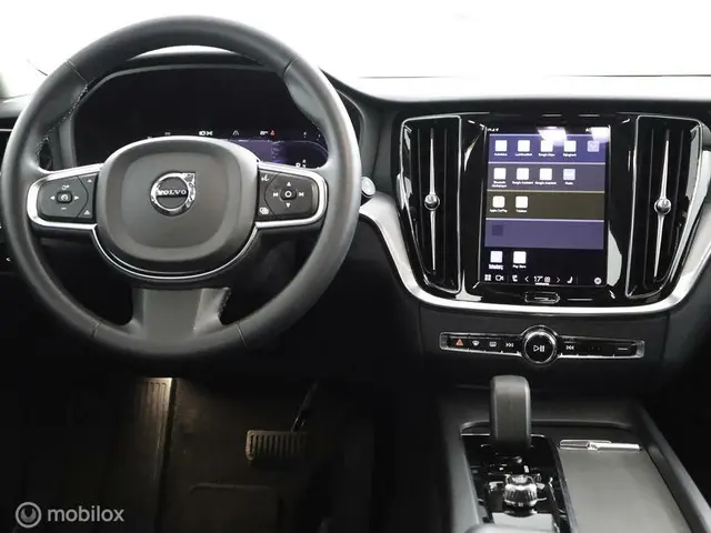 Volvo V60 2.0 B3 Essential| Camera | Trekhaak 2023 Benzine 9