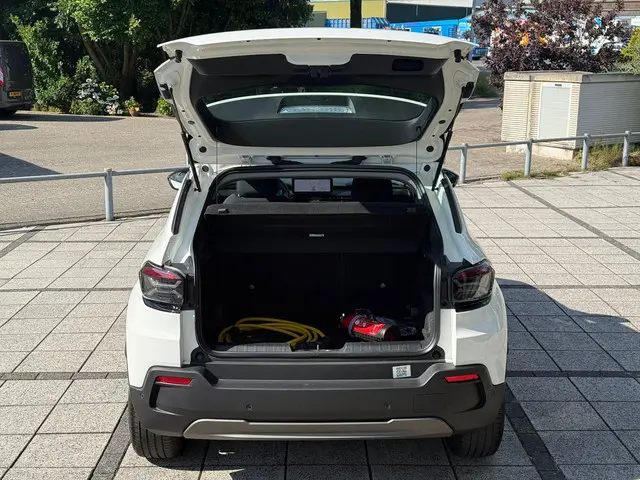 Jeep Avenger Longitude 54 kWh Aut. 2024 Elektrisch 8