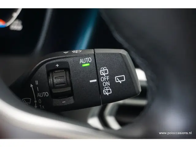 BMW 3 Serie Touring 320i 2020 Benzine 19
