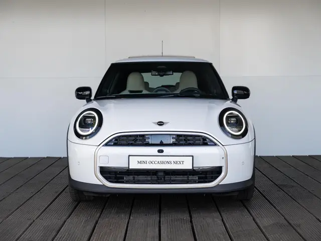 MINI 3-Deurs Cooper C 2025 Benzine 3