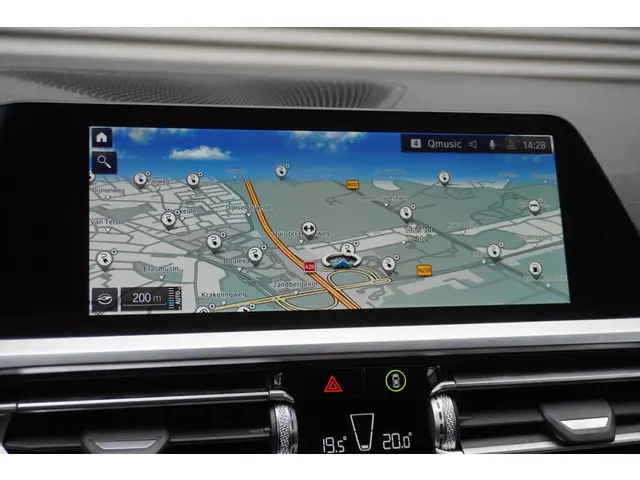 BMW 3 Serie Touring 330e 2021 Hybride Benzine 13
