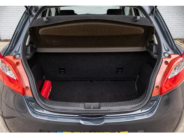 Mazda 2 1.3 Cool 2013 Benzine 12
