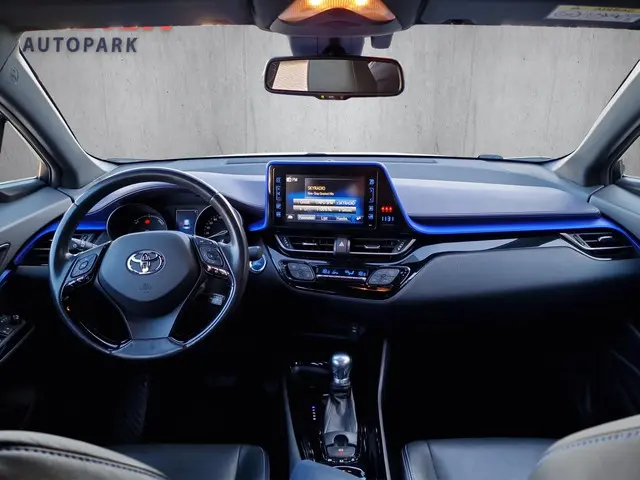 Toyota C-HR 1.8 Hybrid Bi-Tone 2017 Hybride Benzine 11