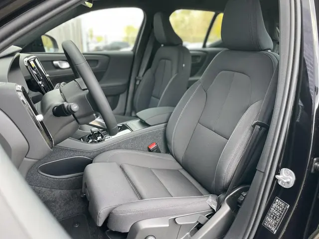Volvo EX40 Recharge Extended Range Core 2025 Elektrisch 4