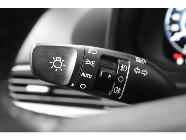 Hyundai i20 1.0 T-GDI 100pk Premium 2022 Benzine 24