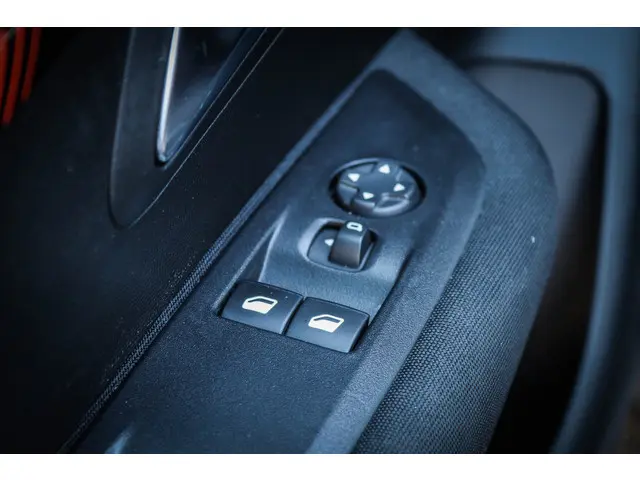 Peugeot 208 1.2 PureTech Active 2020 Benzine 10