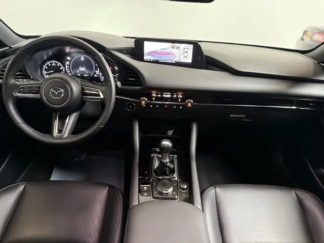 Mazda 3 2.0 e-SkyActiv-G M Hybrid 122 Luxury 2020 Benzine 2