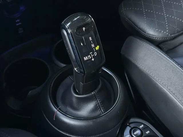 MINI Cooper Mini 1.5 Classic 2023 Benzine 24