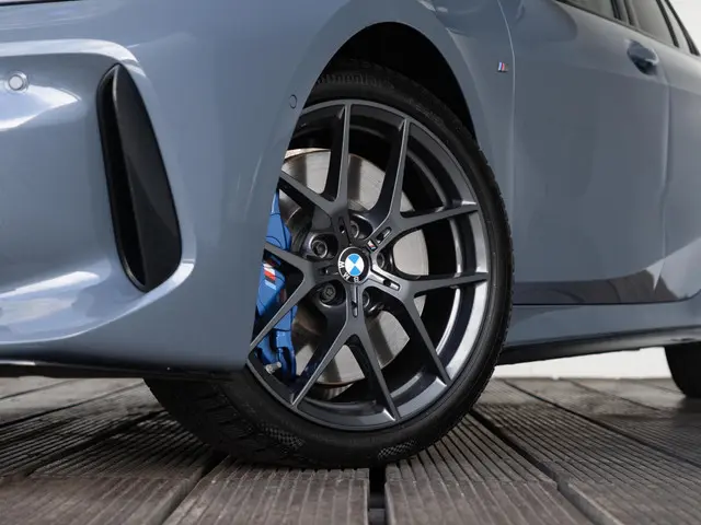 BMW 1 Serie M135i xDrive 2021 Benzine 16