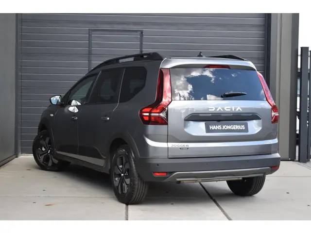 Dacia Jogger Hybrid 140 Expression 2025 Hybride Benzine 8