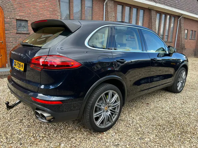 Porsche Cayenne 3.0 S E-Hybrid 2015 Hybride Benzine 2