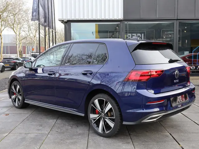 Volkswagen Golf GTE 1.4 eHybrid 2022 Hybride Benzine 3