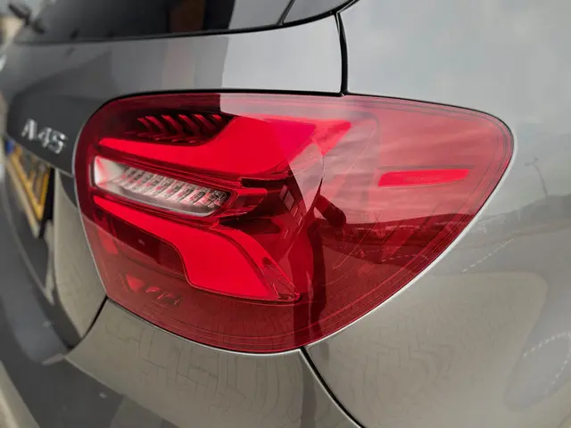 Mercedes-Benz A-Klasse AMG 45 4MATIC 2016 Benzine 10